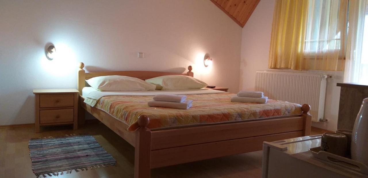 Apartman & Sobe Orhideja Smoljanac Exterior photo